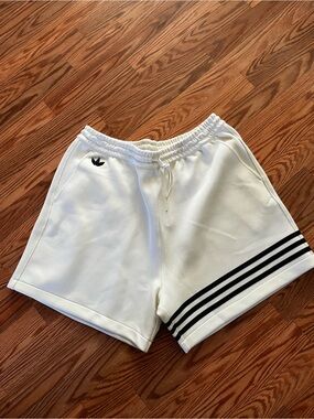 adidas men Premium Essentials Shorts size xl inseam 6” adidas originals